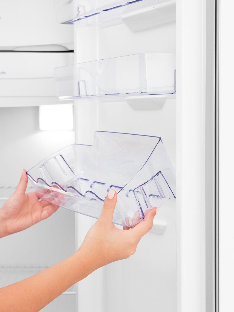 GELADEIRA---REFRIGERADOR-ELECTROLUX-RE31-240-LITROS-BRANCO-110V
