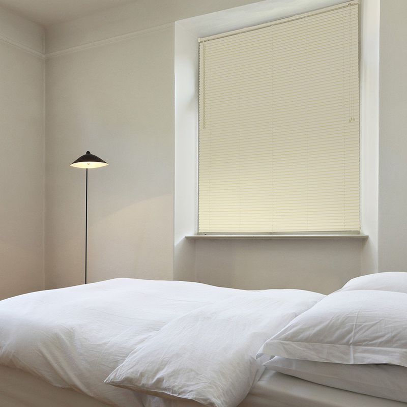 PERSIANA-OFF-HORIZONTAL-EVOLUX-PVC-25MM-140X130-BEGE