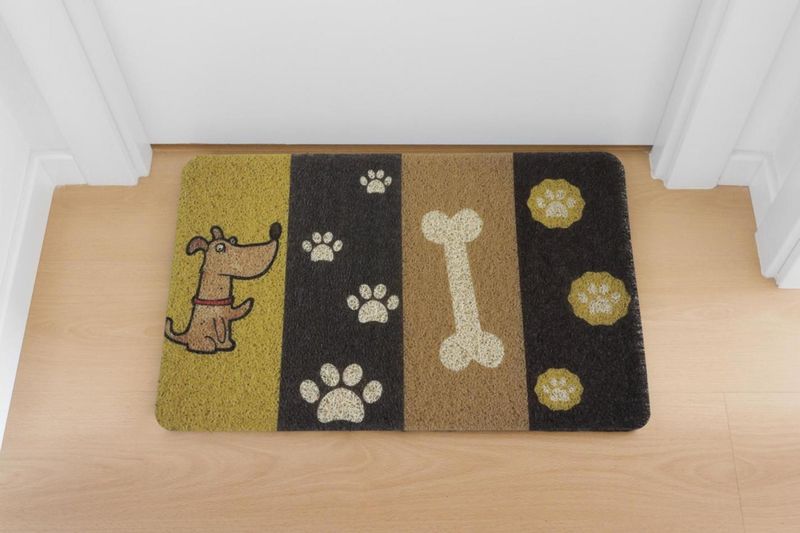TAPETE-PVC-NEOLAR-CAPACHO-DOG-LOVERS-BEGE-40X60CM