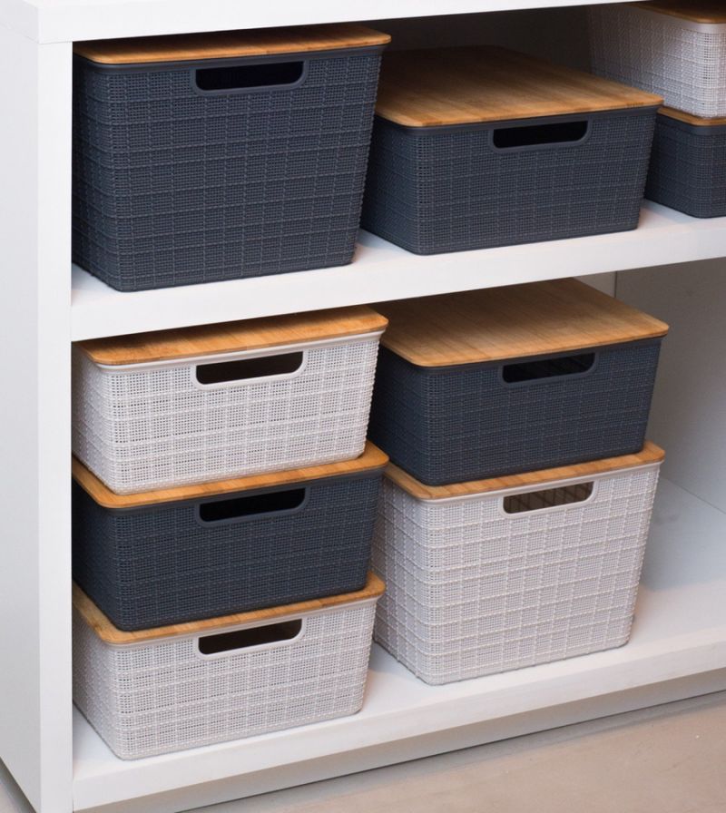 CAIXA-ORGANIZADORA-CINZA-COM-TAMPA-DE-BAMBU-OIKOS-12L