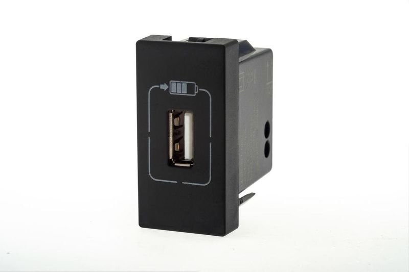 Modulo-Carregador-1x-Usb-Pial-Plus--Legrand-1100mA-1M-Preto