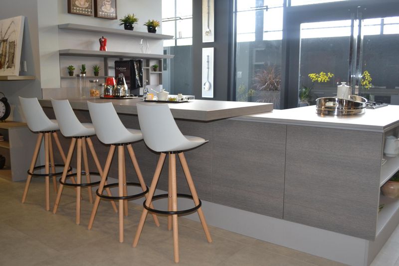 BANQUETA-LORENA-RIVATTI-BRANCO-41X995X415CM