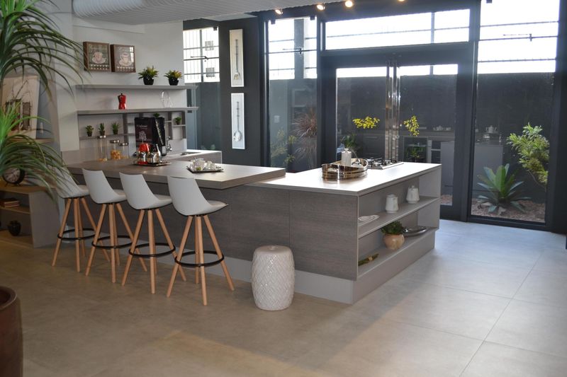 BANQUETA-LORENA-RIVATTI-BRANCO-41X995X415CM