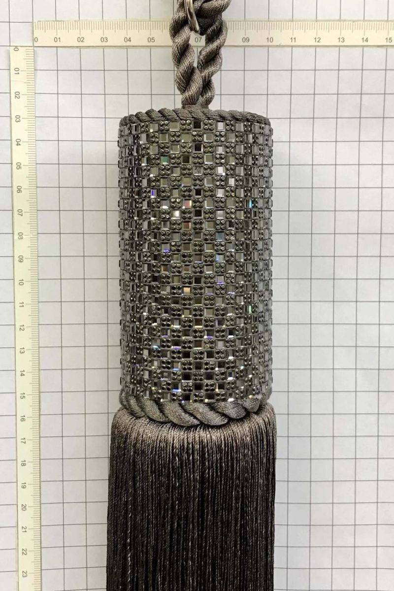 PRENDEDOR-ABRACADEIRA-DE-CORTINA-QQ-GRAFITE-TUBO-G-MANTA-STRASS-LUBA-ACESSORIOS-POLIAMIDA