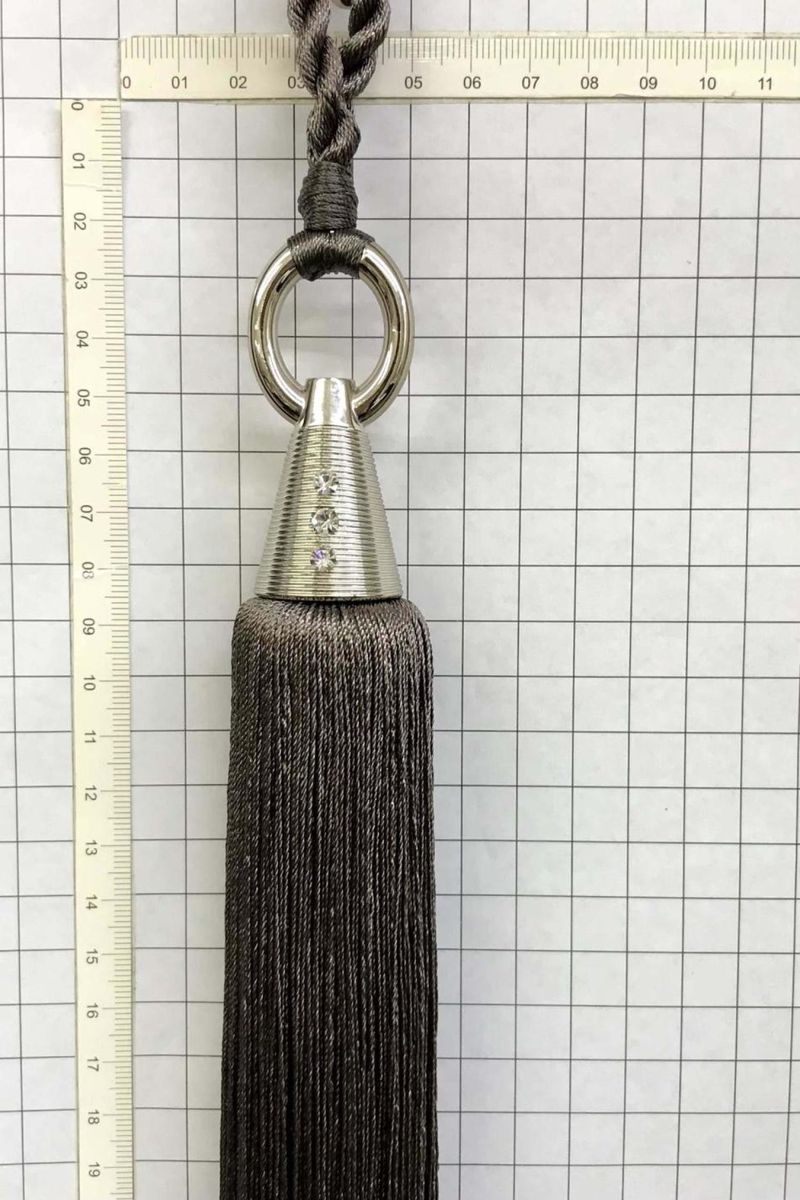 PRENDEDOR-ABRACADEIRA-DE-CORTINA-QQ-GRAFITE-CUPULA-CONE-PRATA-LUBA-ACESSORIOS-POLIAMIDA
