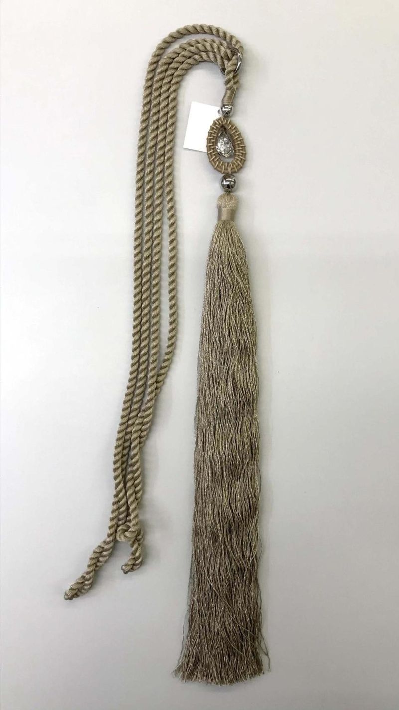 PRENDEDOR-ABRACADEIRA-DE-CORTINA-QQ-BEGE-GOTA-LUBA-ACESSORIOS-POLIESTER