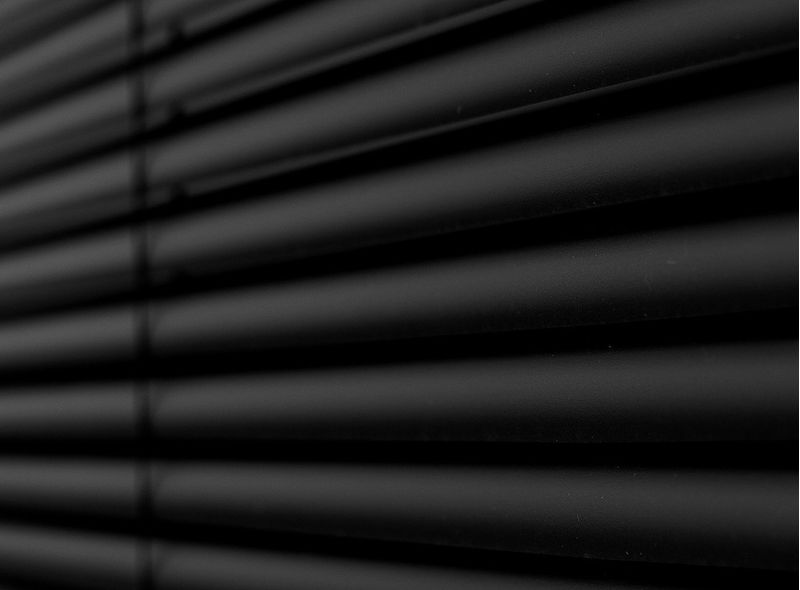 PERSIANA-PREMIER-PVC-CONTHEY-25MM-100X160-PRETA-H