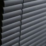PERSIANA-OFF-HORIZONTAL-EVOLUX-PVC-25MM-120X130-PRETO