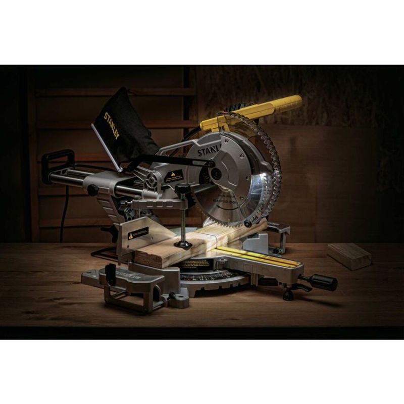 SERRA-ESQUADRIA-STANLEY-10--COM-BRACO-TELESCOPICO-1800W-110V