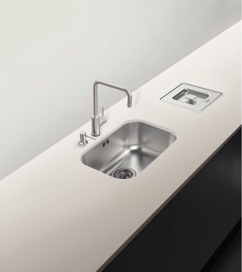 CUBA-DE-EMBUTIR-PARA-COZINHA-TRAMONTINA-RETANGULAR-ACO-INOX-47X30CM