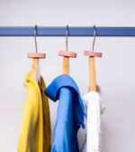 CABIDE-PARA-GUARDA-ROUPA-DE-MADEIRA-OIKOS-KIT-COM-3-UNIDADES