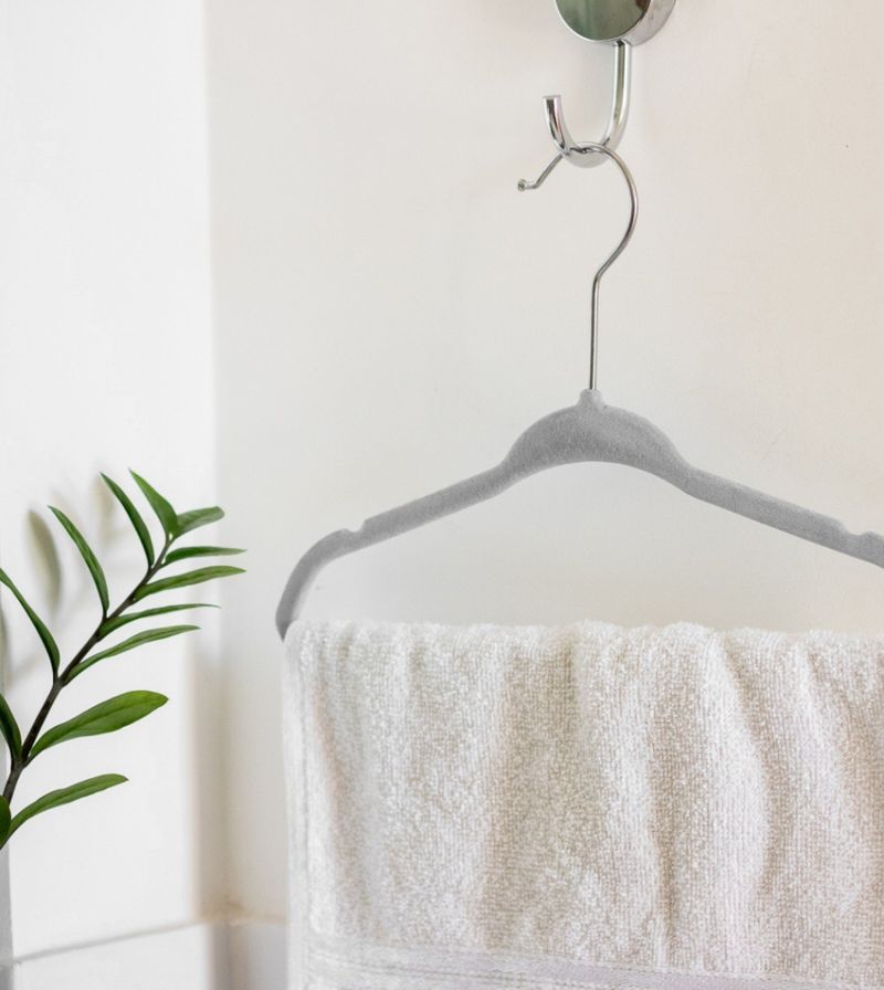 CABIDE-PARA-GUARDA-ROUPA-OIKOS-INFATIS-DE-VELUDO-TOQZINHO-CINZA-KIT-COM-10-UNIDADES