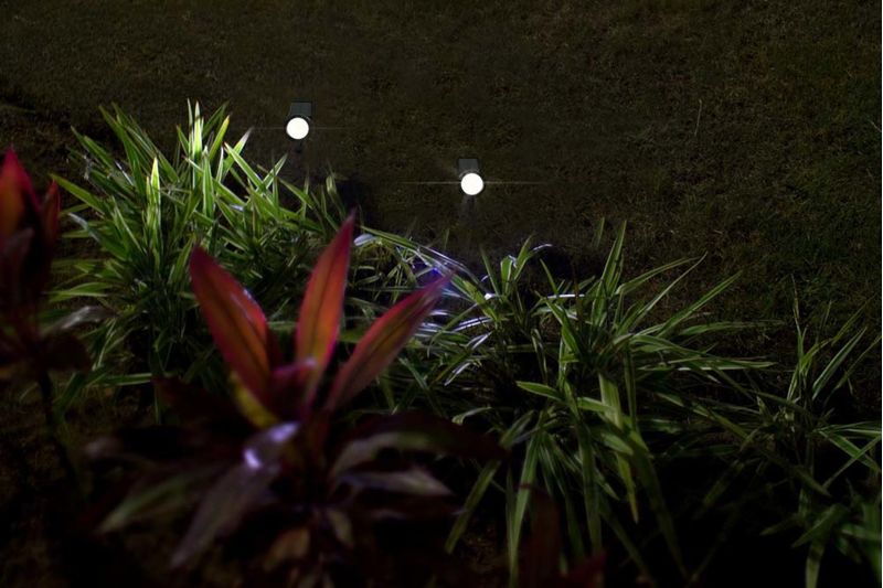 ESPETO-DE-JARDIM-LUMINARIA-SPOT-SOLAR-10LM-6000K-ABS-ECOFORCE-18580-PRETO