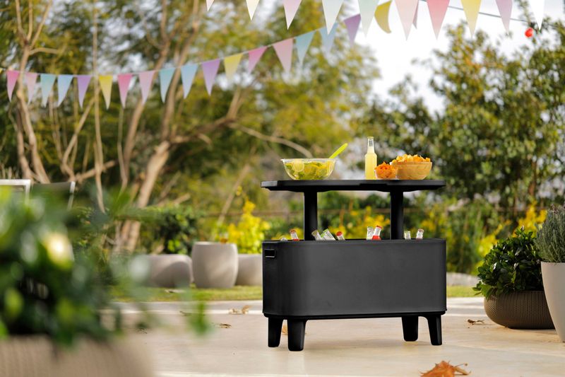 CAIXA-TERMICA-COOLER-BREEZE-KETER-BAR-CINZA-ESCURO-DETALHE-AZUL