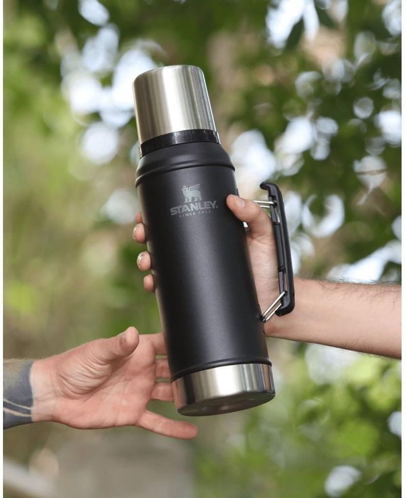 Garrafa-Termica-Stanley-Classic-Matte-Black---Preta-946ml