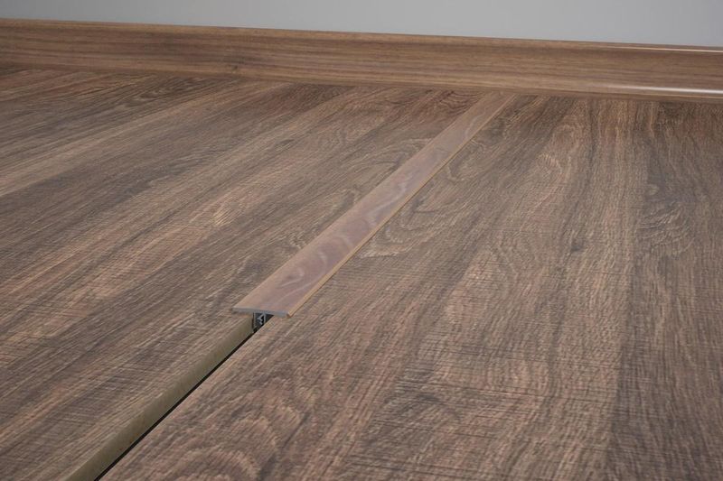Perfil T Junta de Dilatação Para Piso Laminado Eucafloor Tecno Cor 9 6,5cm 1,80m