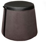 Puff-Redondo-Inclinado-RD-Corpo-Cinza-Com-Assento-e-Faixa-Lateral-Preto-Factor-Com-Pezinho-Preto