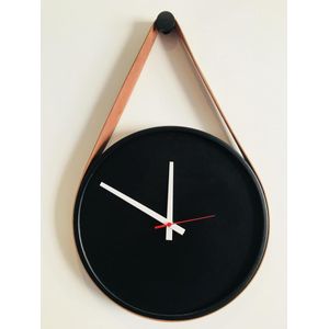 Relógio de Parede Redondo E2G Design Preto Alça Caramelo Mostrador Preto Ponteiro Branco 30cm