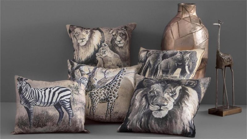 Almofada-Realce-Casa-Doro-Estampta-Sortida-Safari-47X47Cm
