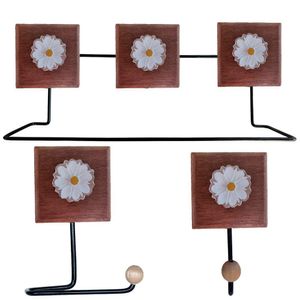 Kit Banheiro 3 Peças Toalheiro Cabideiro Porta Papel Papel Com Flores Coloridas Cor Branco